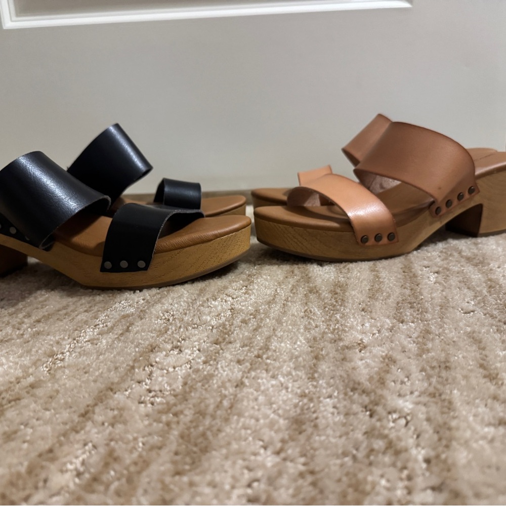 Universal Thread Black and Tan Clog Sandal